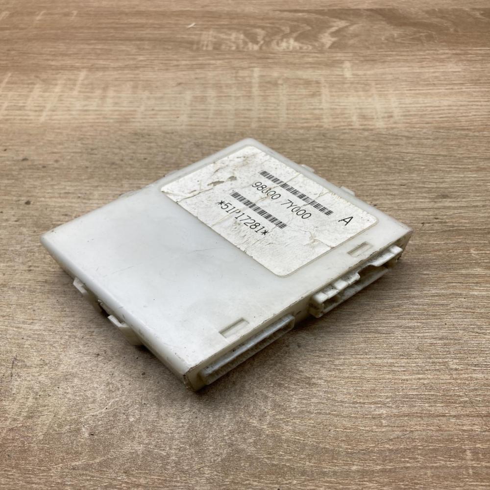 98800 7Y000   Other control units/modules Nissan Maxima A34