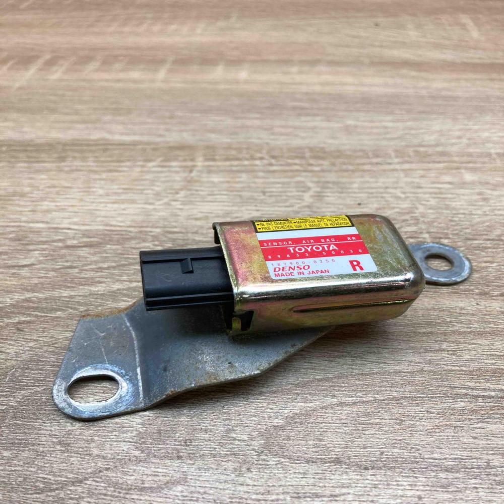 89833 50030 187900 0250 R Airbag deployment crash/impact sensor Audi A3 S3 8P