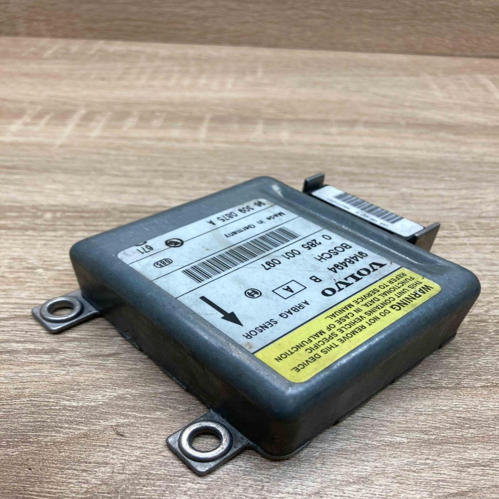 9148494B 0285001097  Airbag control unit/module Volvo 850