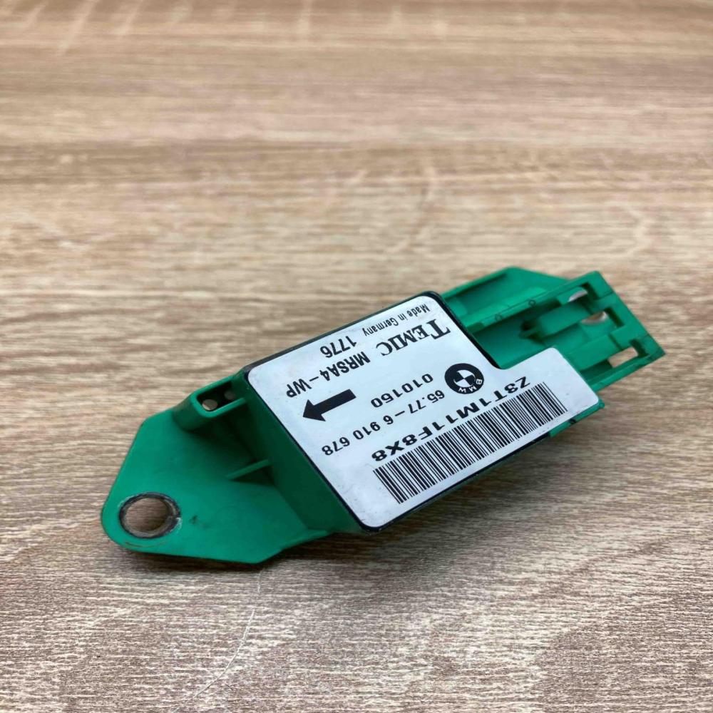 6910678   Airbag deployment crash/impact sensor BMW 5 E39