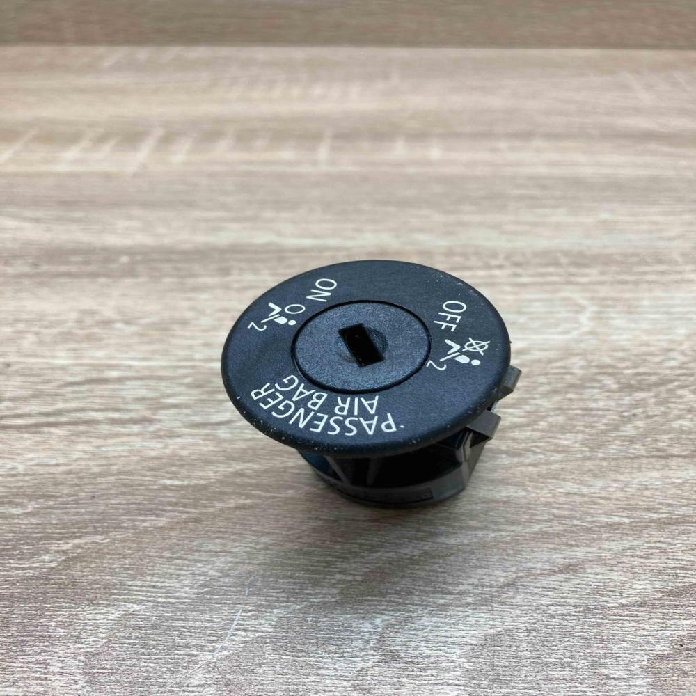 6974643   Passenger airbag on/off switch BMW 3 E90 E91
