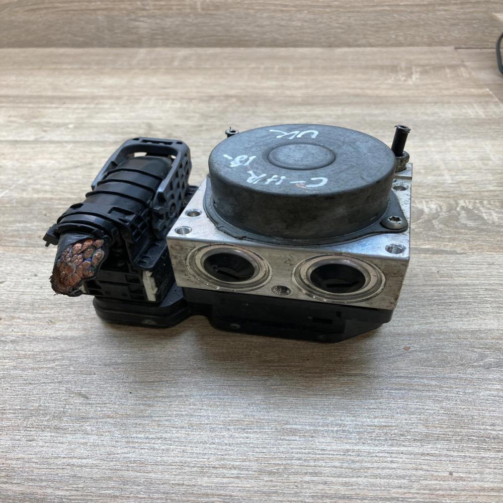 44510 10070   ABS Pump Toyota Corolla E160 E170