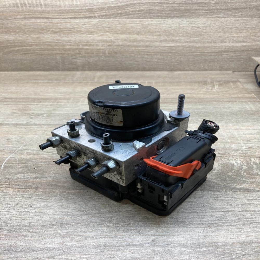 89541 0D480 44540 0D280  ABS Pump Toyota Yaris