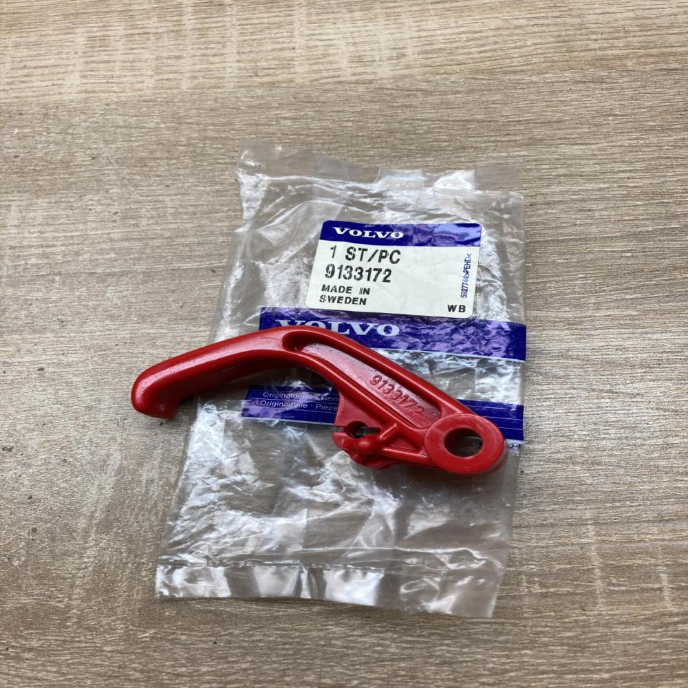 9133172   Engine bonnet (hood) release handle Volvo 940