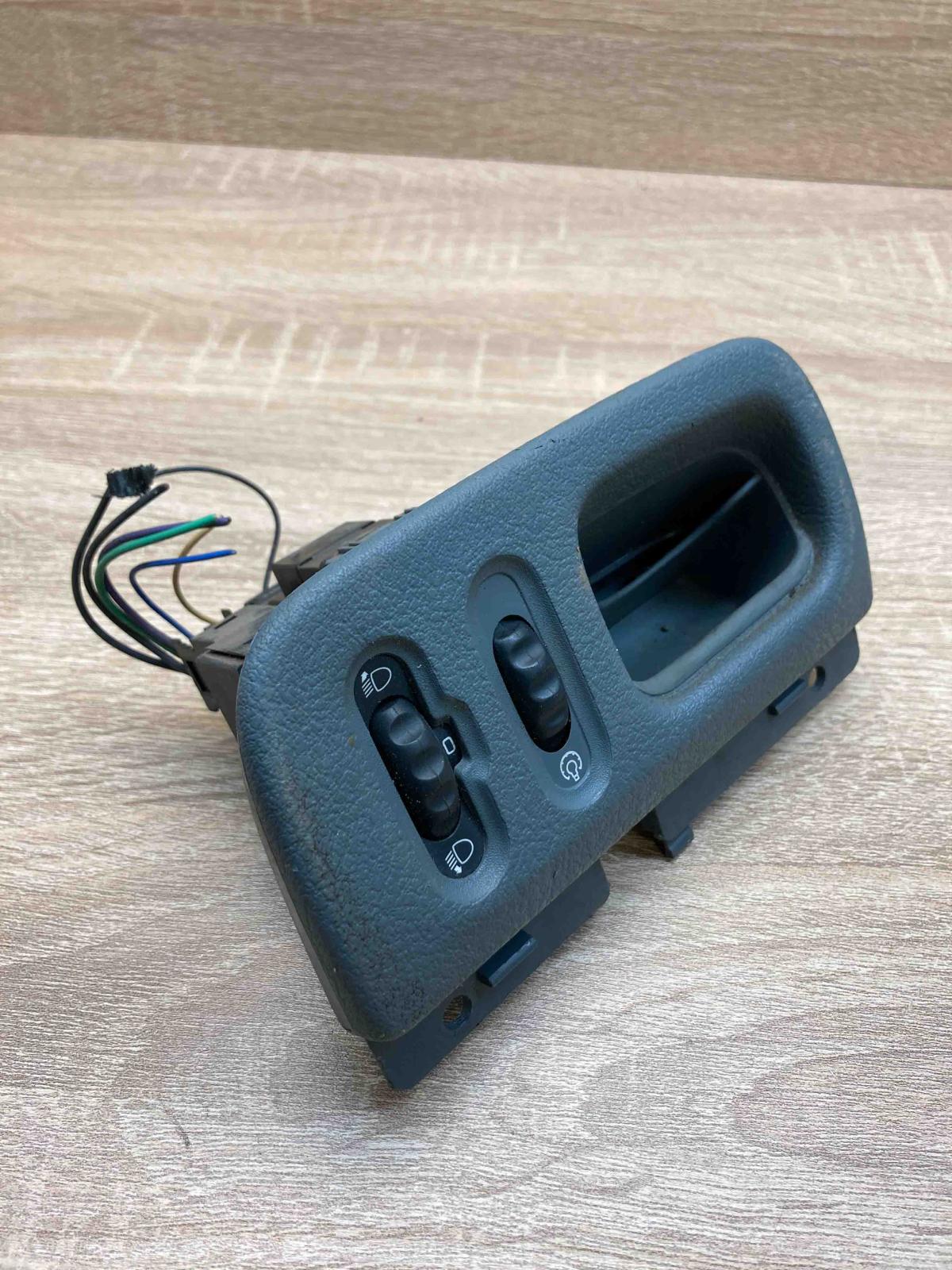 7700416950   Headlight level height control switch Renault Scenic I