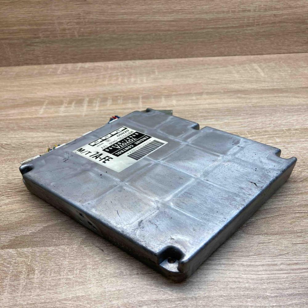 89661 05390 MB175700 9400  Engine control unit/module ECU Toyota Avensis T250