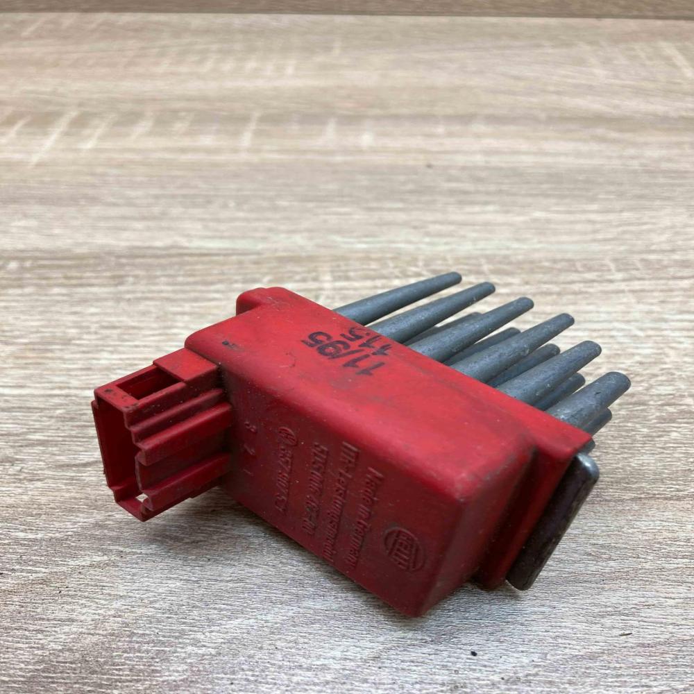 357907521 5DS006467 00  Heater blower motor/fan resistor Volkswagen Golf III