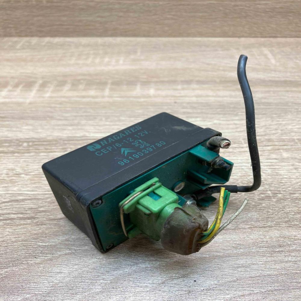 9619039780   Glow plug pre-heat relay Peugeot 307