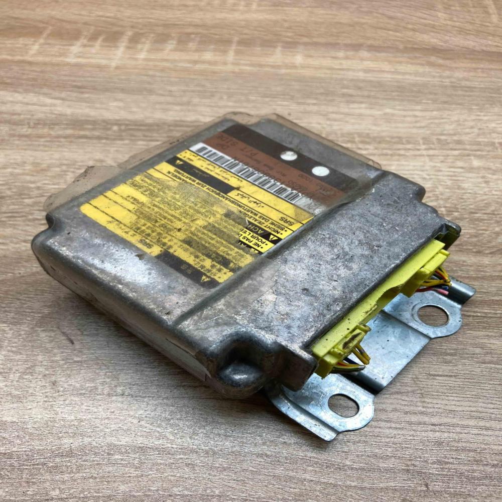 89170 05030 202592 102D  Airbag control unit/module Toyota Avensis T220