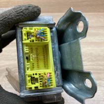89170 05030 202592 102D  Airbag control unit/module Toyota Avensis T220