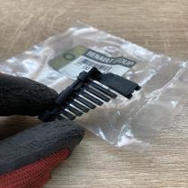 7700838570   Windshield trim Renault Clio III