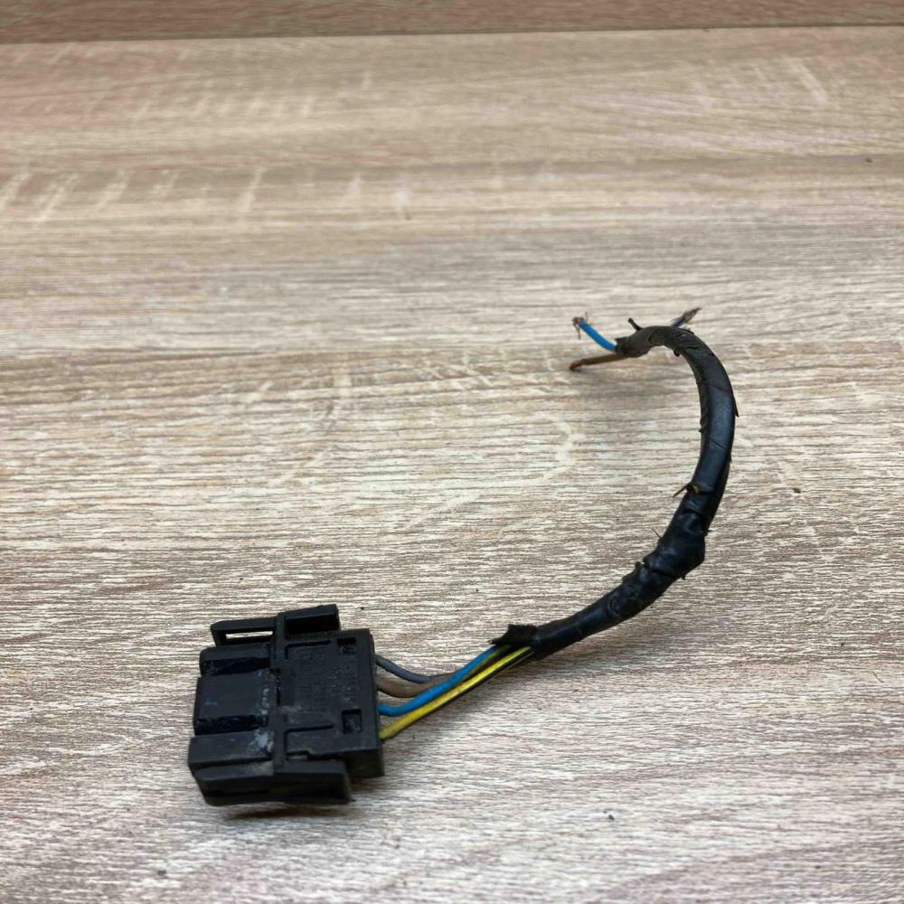 1378134 1 929529  Plug wire BMW 5 F10 F11