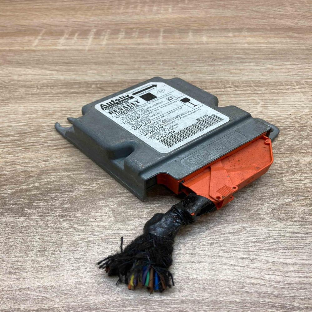 7700437471A 550803800  Airbag control unit/module Audi A4 S4 B6 8E 8H