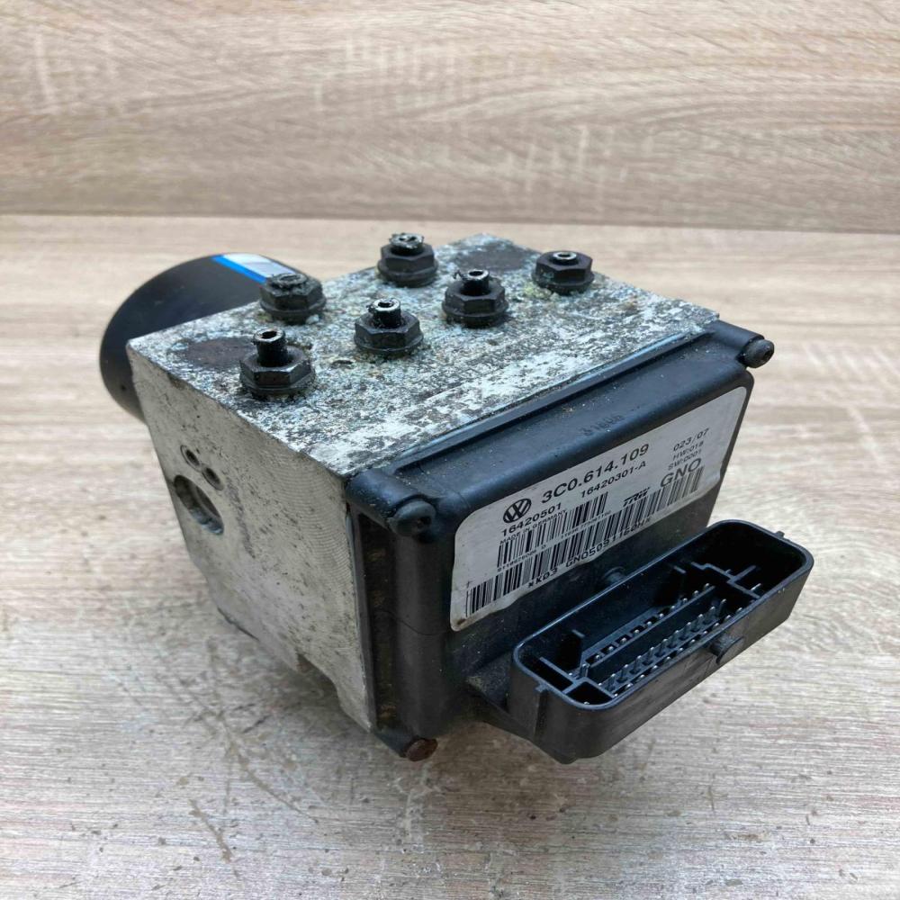 3C0614109   ABS Pump Volkswagen PASSAT B6