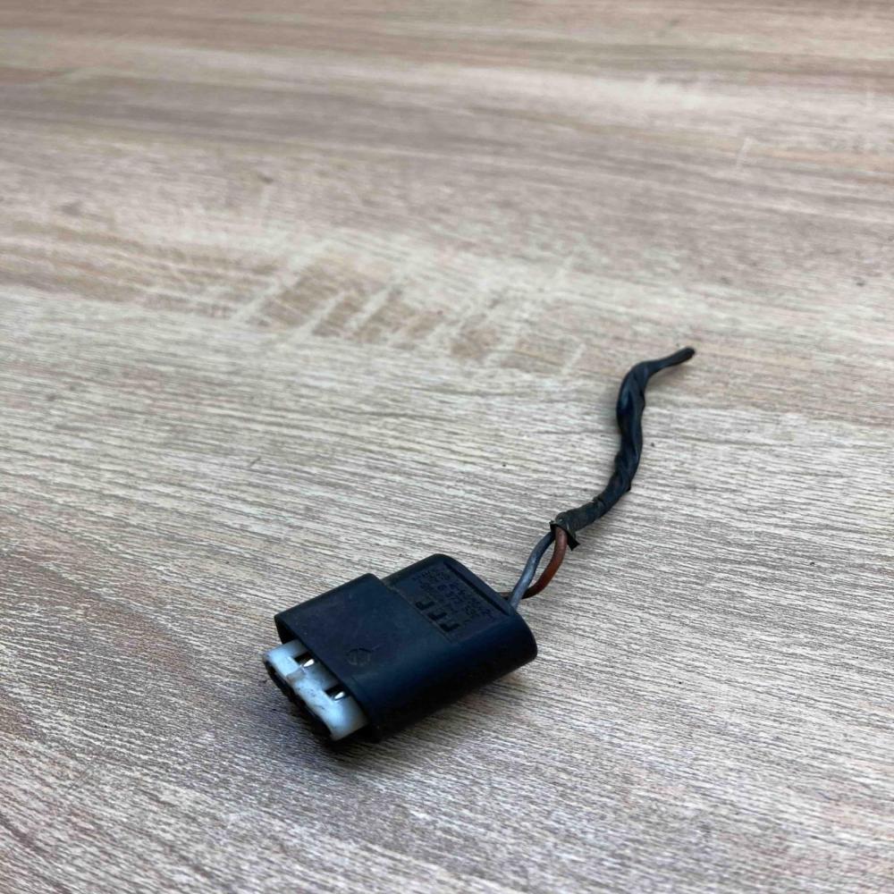 8373330   Plug wire BMW 3 E46