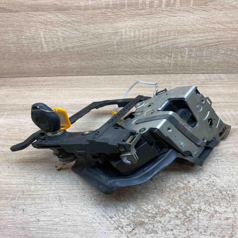 8352165 Front Left Side With Key Rear door lock BMW 5 E39