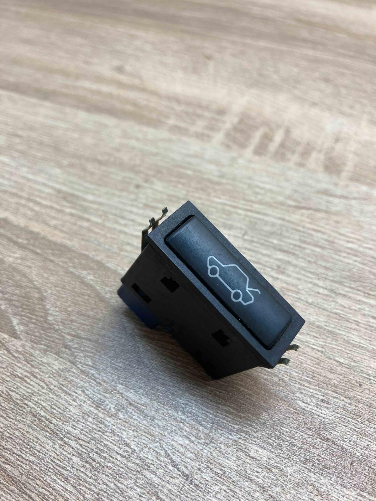 8365579 Used  Tailgate/trunk/boot open switch BMW 5 E39