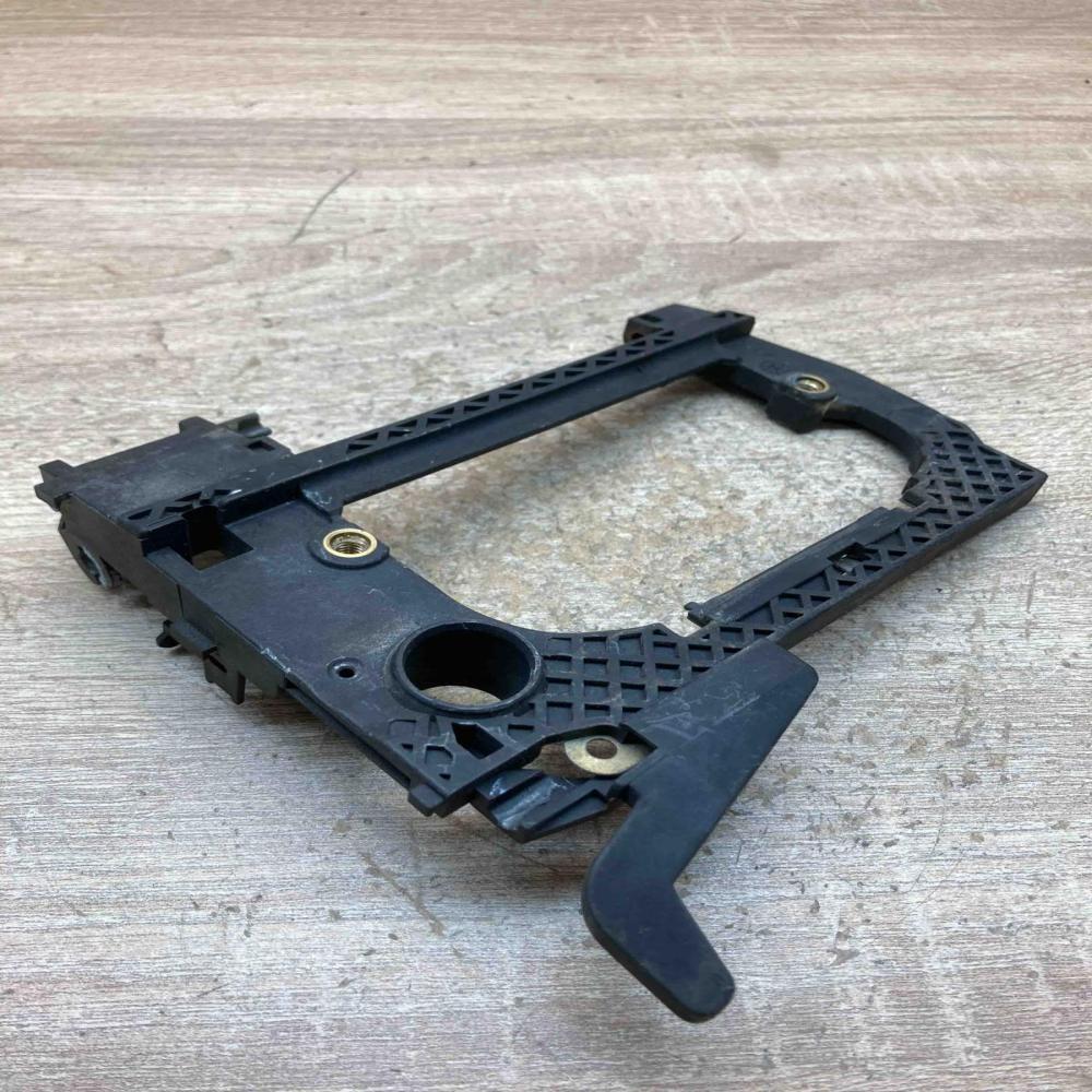 BMW 5 Series E39 Drive Door Right Side  Front door exterior handle/bracket BMW 5