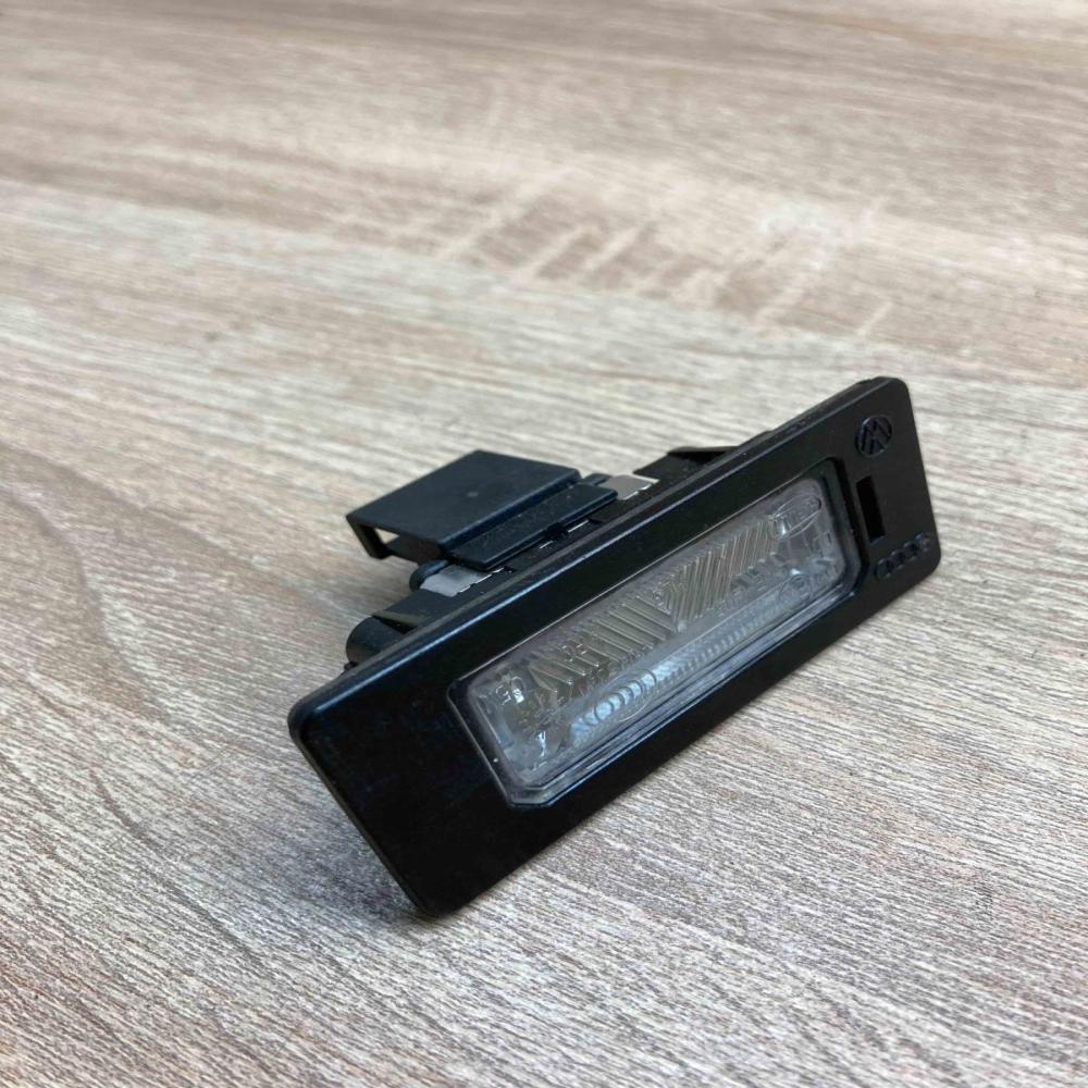 8T0943021   Number plate light Audi A4 S4 B8 8K