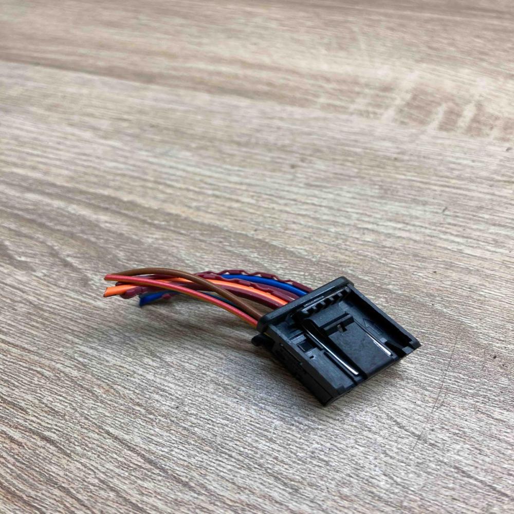 1 1355639 1   Plug wire BMW 5 F10 F11