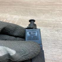 1H0927189D   Brake pedal sensor switch Volkswagen Golf IV