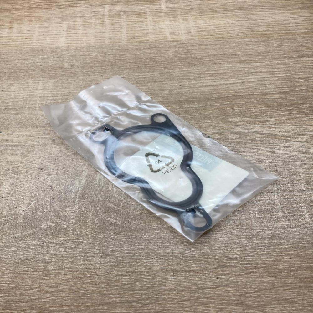 7701062171   EGR valve cooler Renault Master III