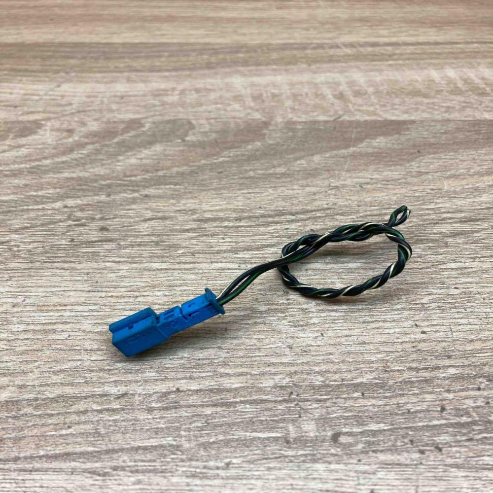 8373579   Plug wire BMW 5 F10 F11