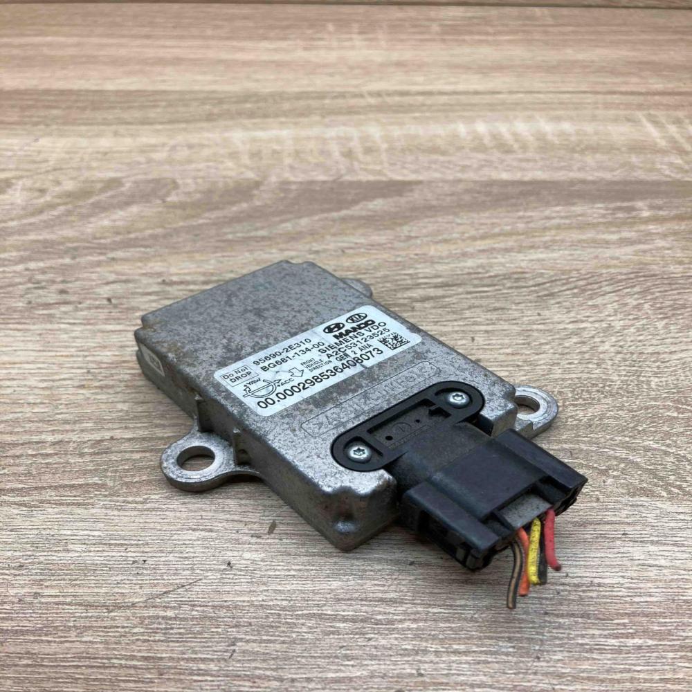 95690 2E310 BG681 134 00  ESP acceleration yaw rate sensor Hyundai Tucson JM