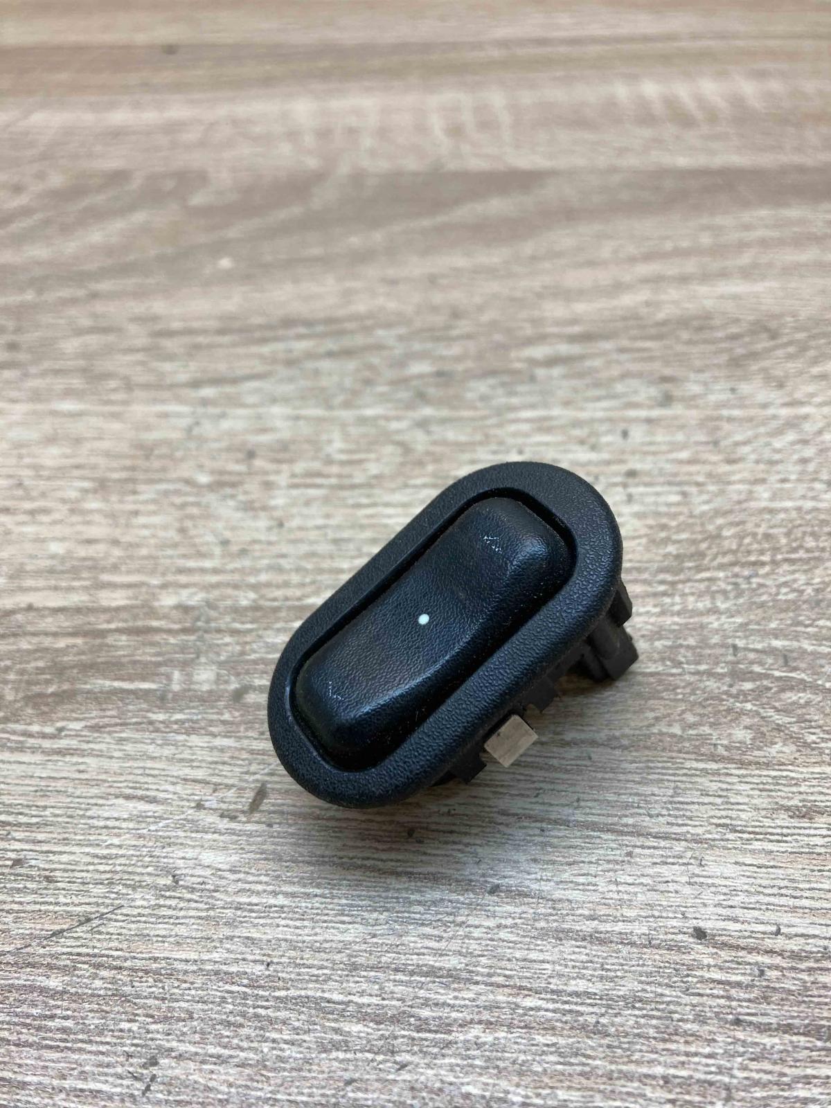 13363100 90561388  Electric window control switch Opel Zafira A