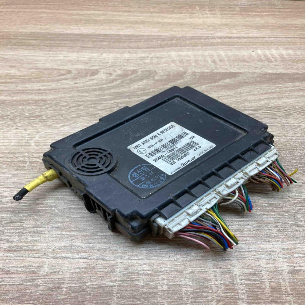 95400 1D311 97RA 010048  Airbag control unit/module KIA Carens II