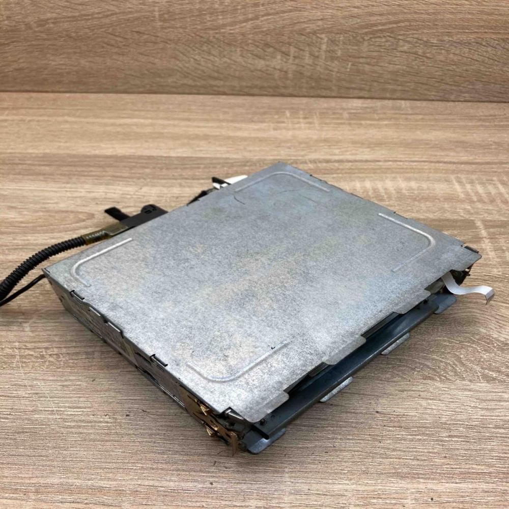 964795608000 PSANMK100 00  CD/DVD changer Peugeot 607