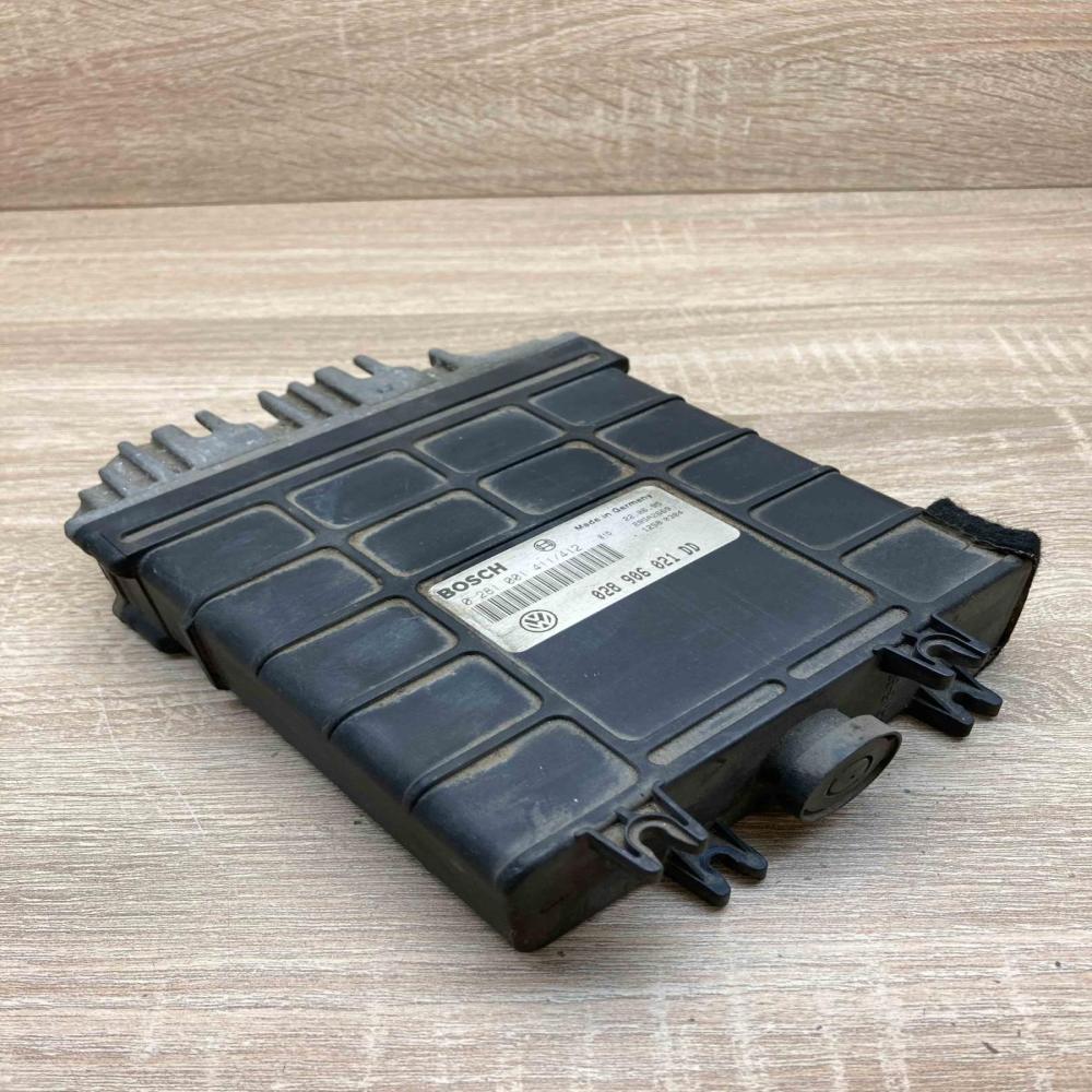 028906021DD 0281001411  Engine control unit/module ECU Volkswagen PASSAT B4