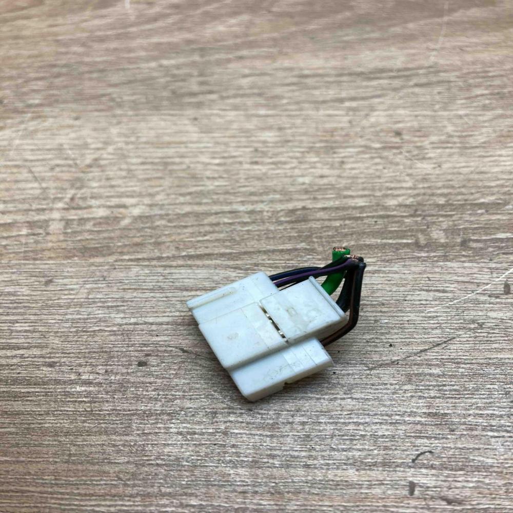 0385451328   Plug wire Mercedes-Benz C W203