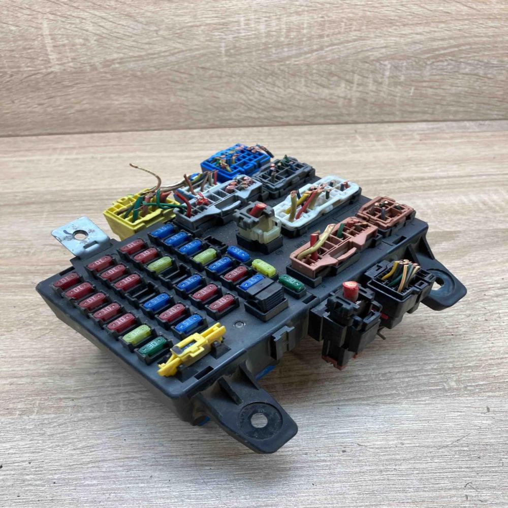 91198 1C020   Fuse module Hyundai Getz