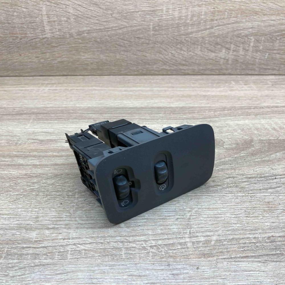 7700428805   Headlight level height control switch Renault Clio I