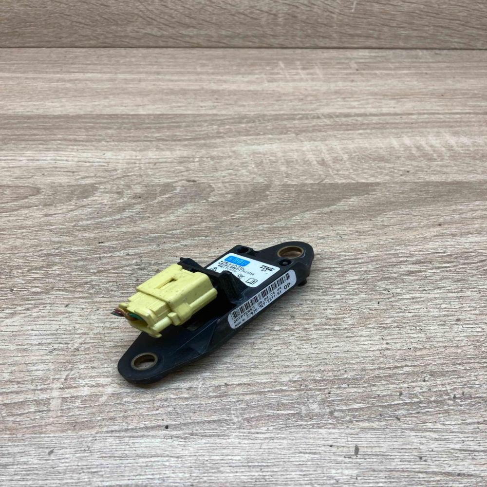 77970 SEF E811 M1 Main  Airbag deployment crash/impact sensor Honda Accord