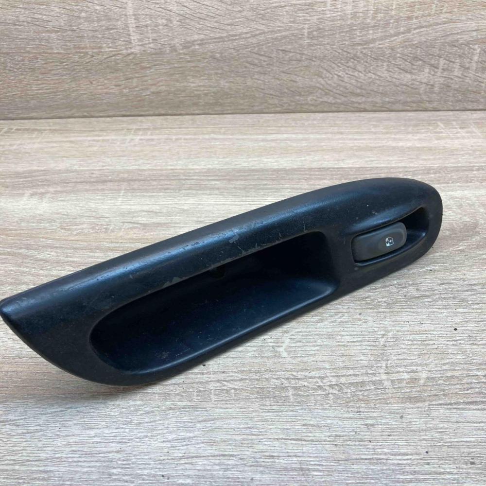 7700431172 27262  Electric window control switch Renault Scenic I