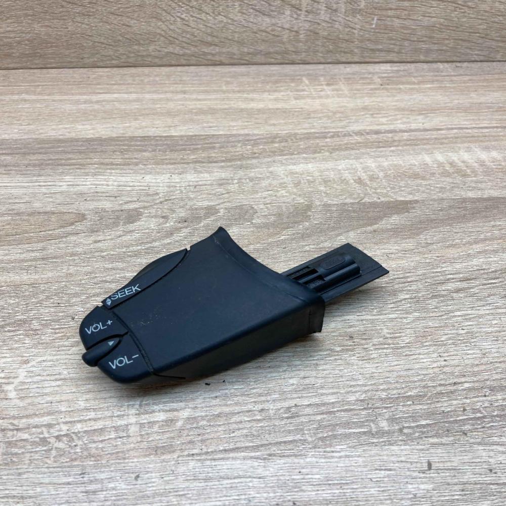 98AB14K147AC   Multifunctional control switch/knob Ford Focus