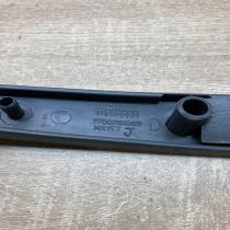 7700781085   Other interior part Renault 19