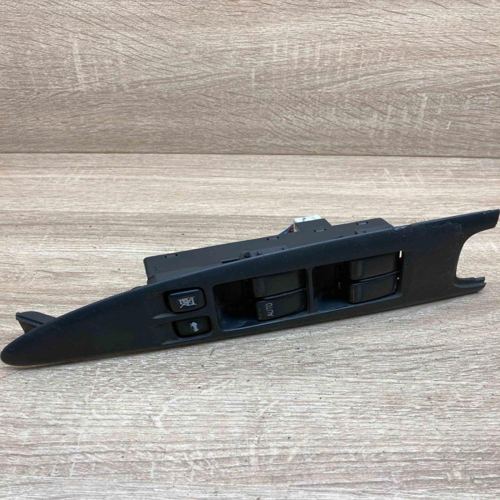 25401 AV640 80961 AV560  Electric window control switch Nissan Primera