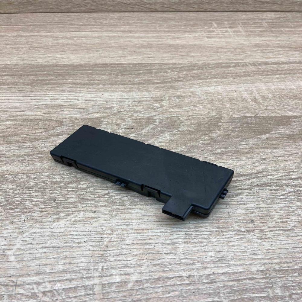 M3N 284019 7812A 284019  Aerial antenna amplifier Opel Astra J