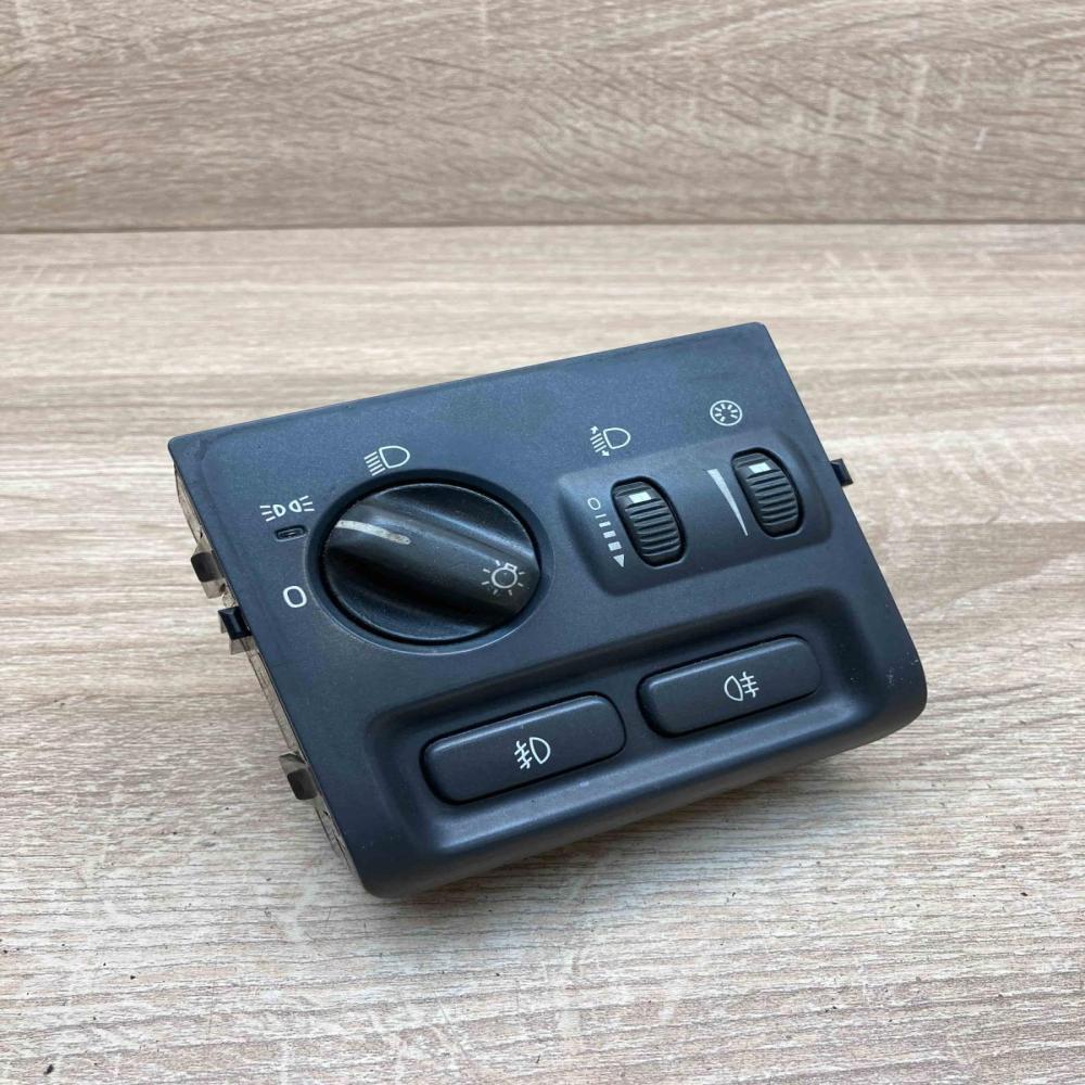 30613945   Light switch Volvo S40