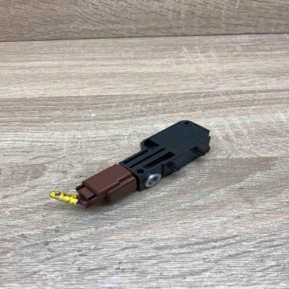 95920 2G000 16060102  Airbag deployment crash/impact sensor Hyundai i30