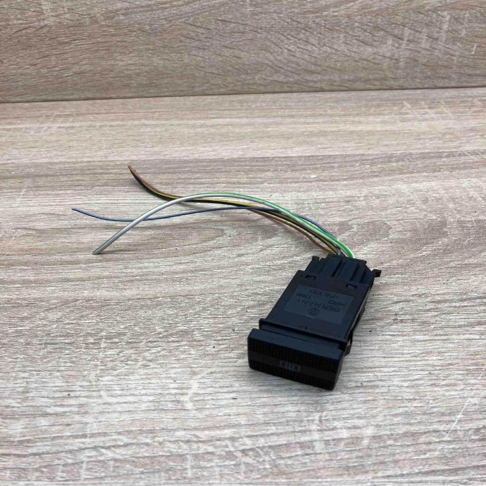 1H5959621 1H5907569  Windscreen/window heater switch Volkswagen Golf III