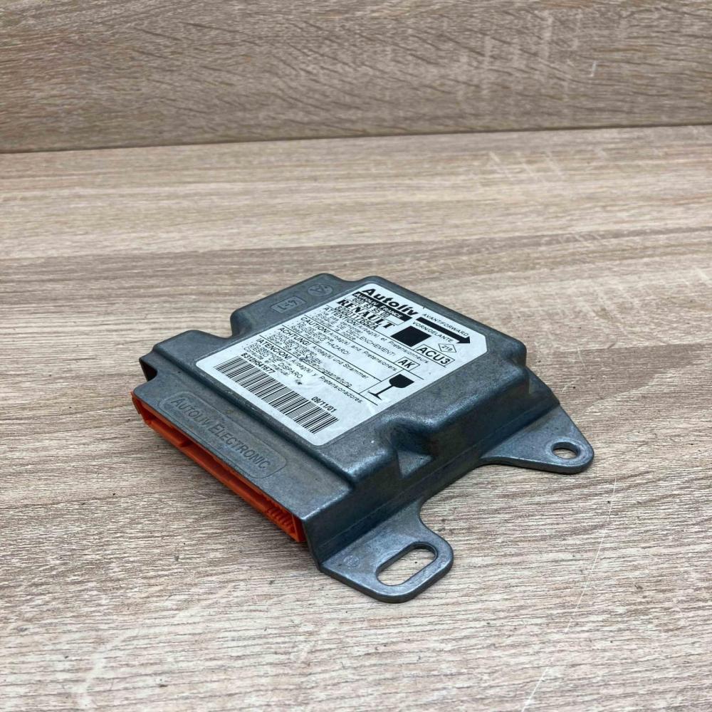 600639500 8200117652A Used Airbag control unit/module Renault Scenic I