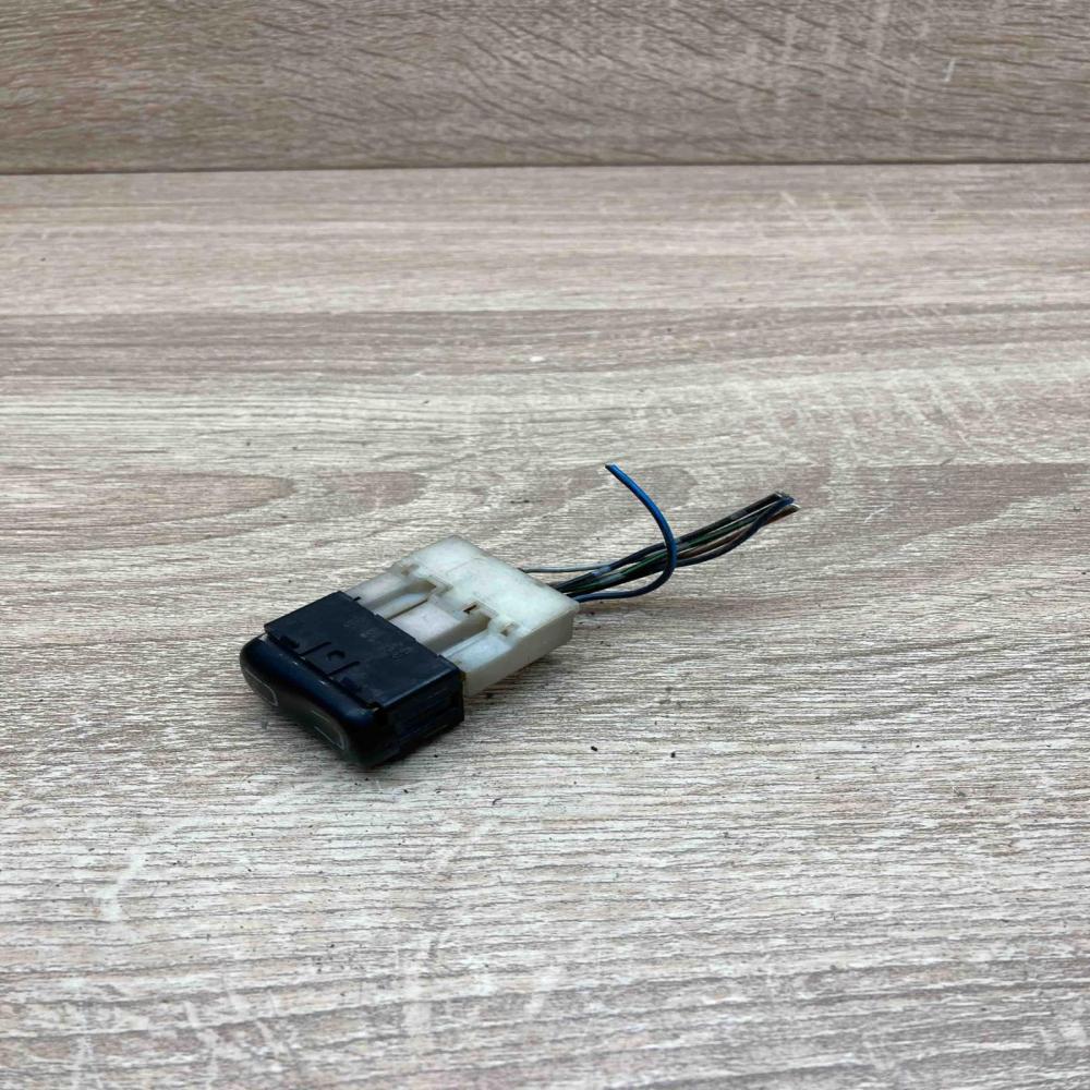 A0045458207KZ   Electric window control switch Mercedes-Benz Vito Viano W638
