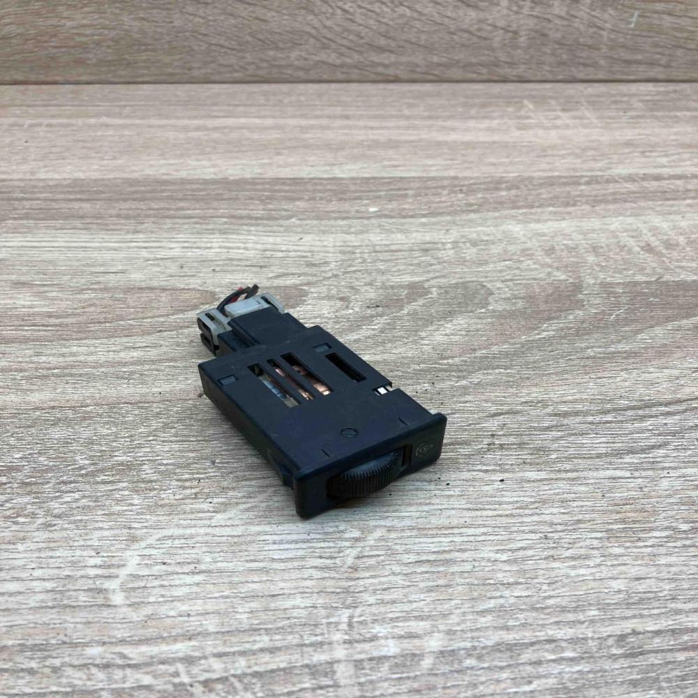 321025   Panel lighting control switch Nissan Primera
