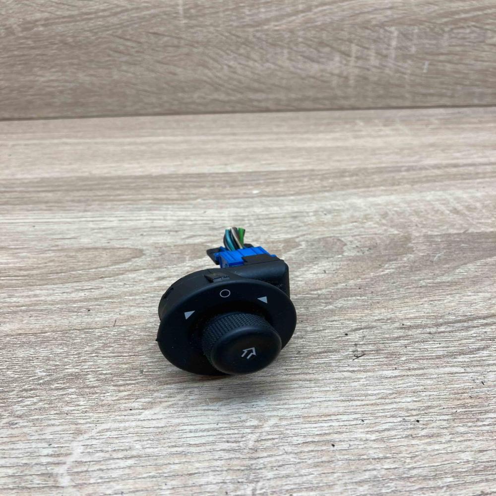 185526   Wing mirror switch Citroen Berlingo