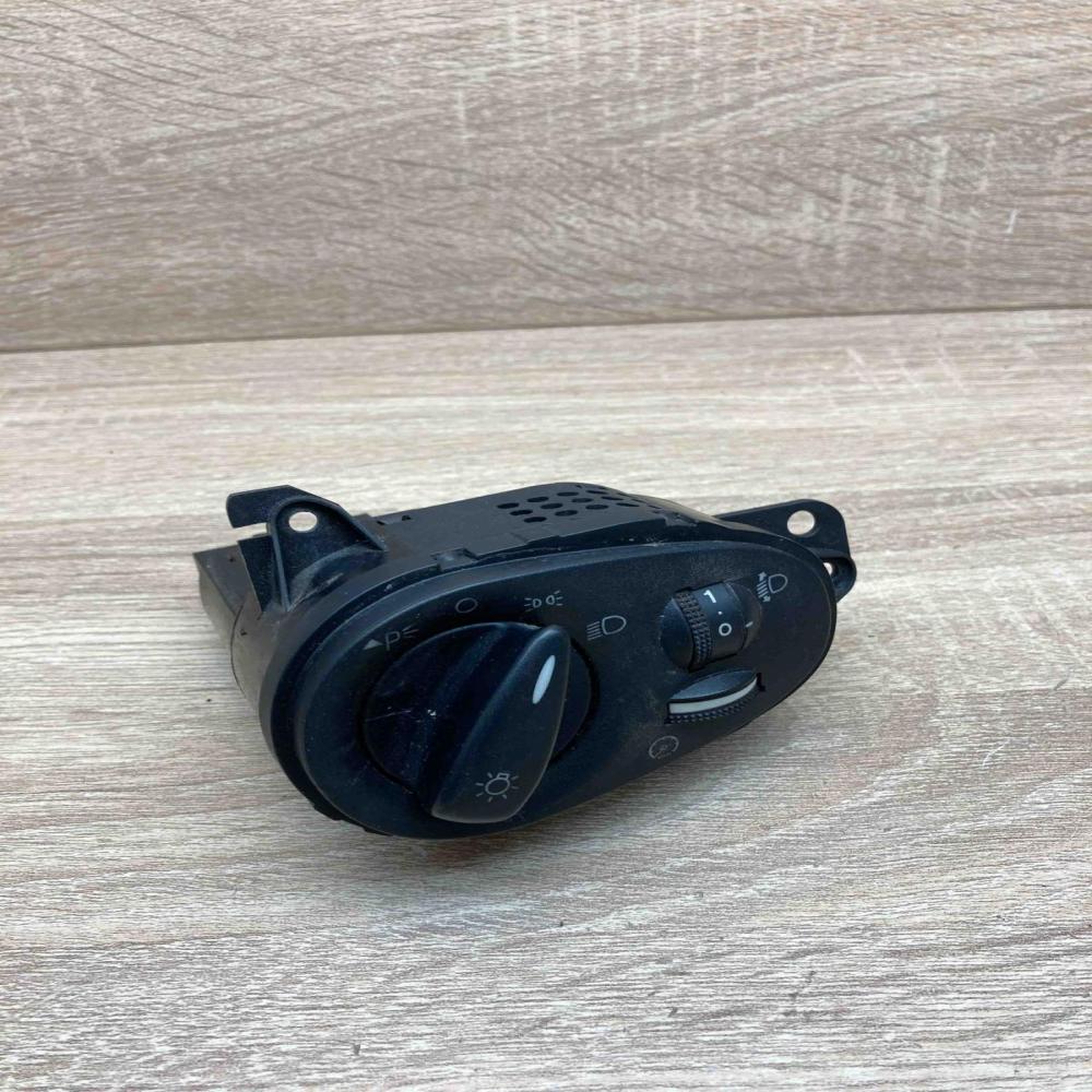 98AG 13A024 BG 04052513  Light switch Ford Focus