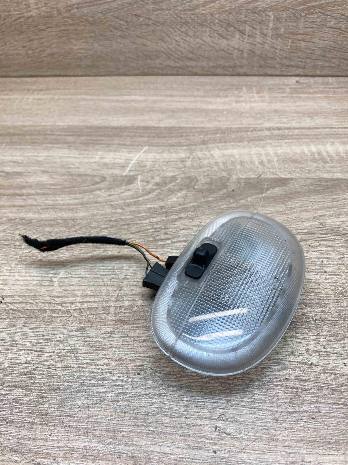 XS41 13776 BA   Front seat light Ford Focus